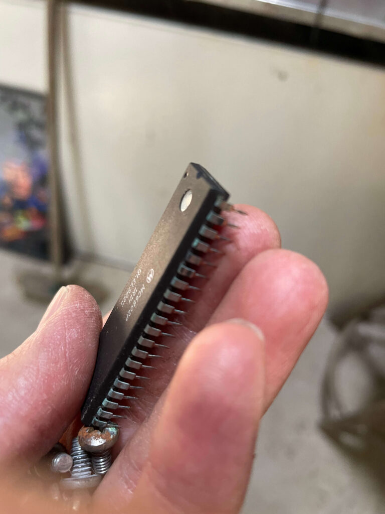 Replacing corroded 6802 CPU on Data East pinball boar